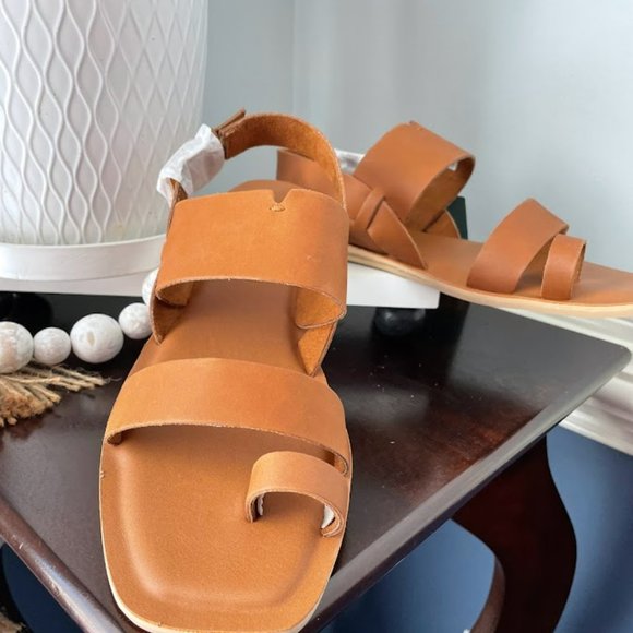 Toms Shoes - NWT TOMS Tan Leather Women's Sandals 8.5 US